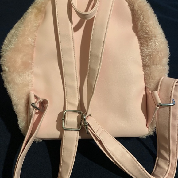 Hello Kitty Backpack - Picture 2 of 8